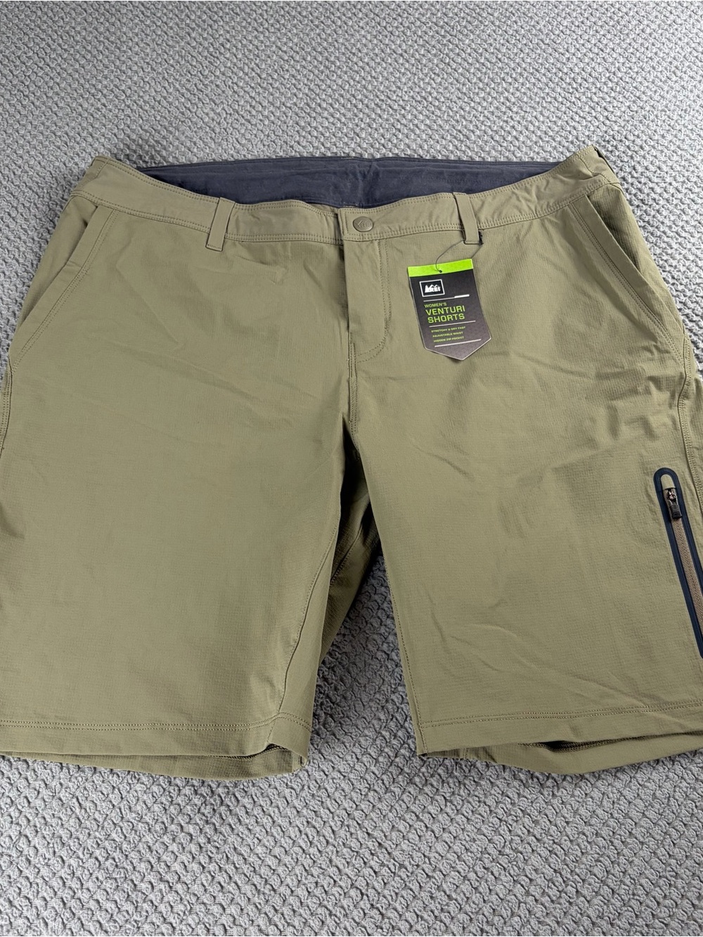 REI Venturi Shorts in Olive Green with Dark Grey Waistband NWT
